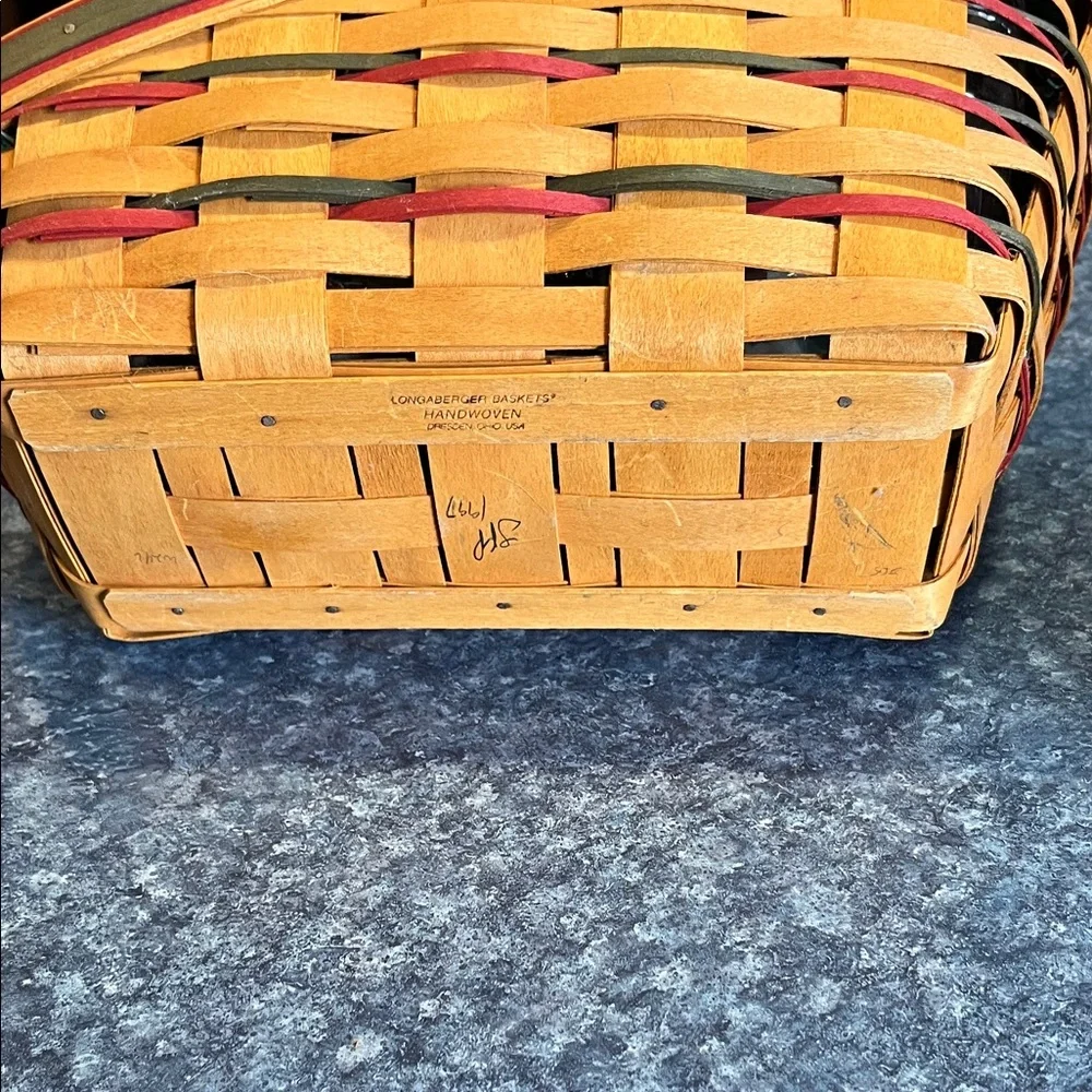 Longaberger Festive Woven sleigh Basket with Holiday Liner